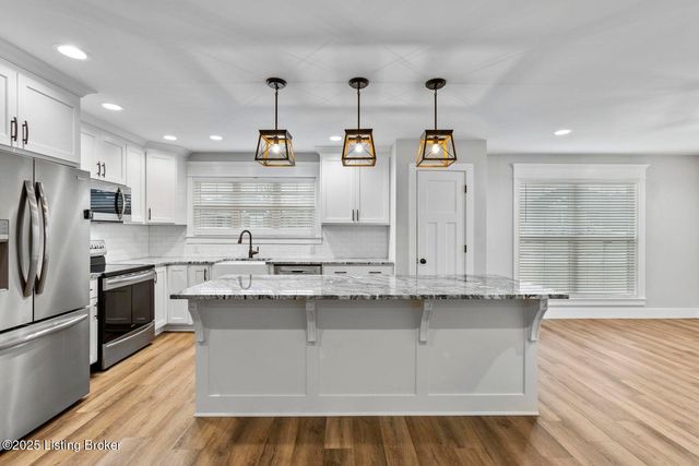 19 Clubhouse Ct, Taylorsville, KY 40071