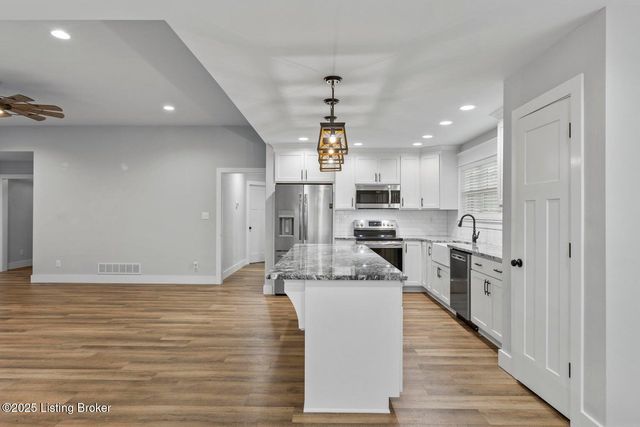 19 Clubhouse Ct, Taylorsville, KY 40071