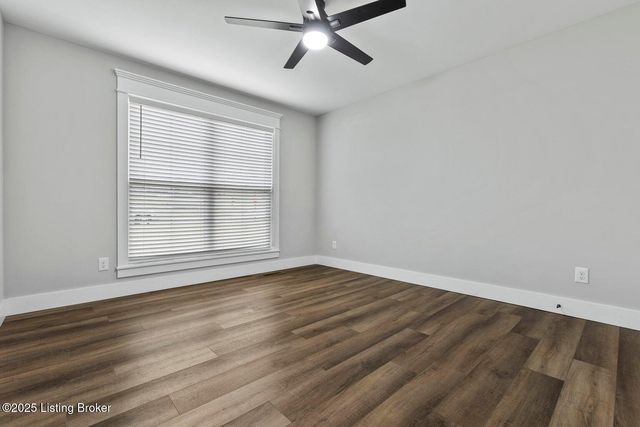 19 Clubhouse Ct, Taylorsville, KY 40071