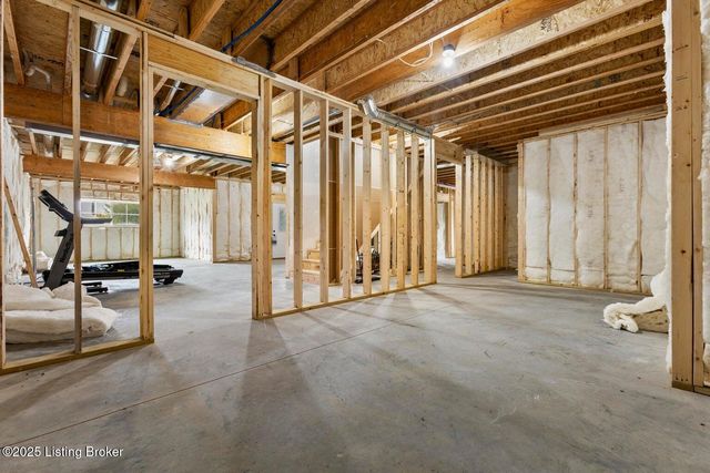 19 Clubhouse Ct, Taylorsville, KY 40071