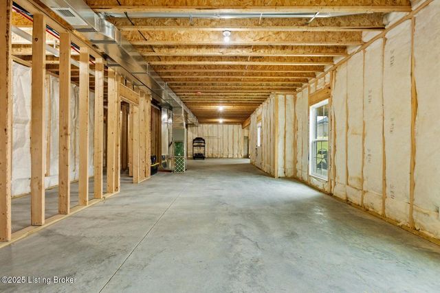 19 Clubhouse Ct, Taylorsville, KY 40071