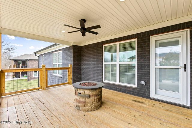 19 Clubhouse Ct, Taylorsville, KY 40071