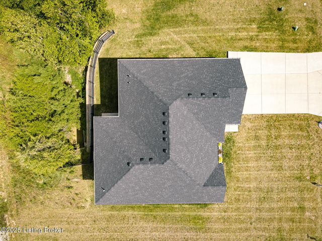 19 Clubhouse Ct, Taylorsville, KY 40071