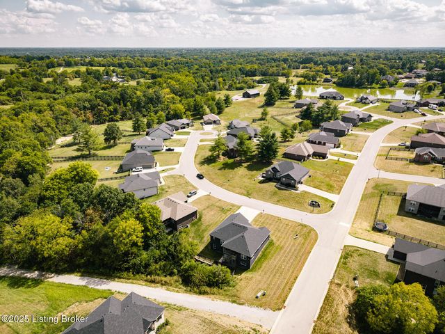 19 Clubhouse Ct, Taylorsville, KY 40071