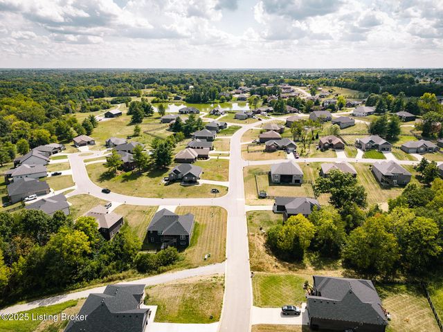 19 Clubhouse Ct, Taylorsville, KY 40071