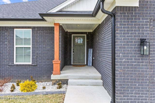 19 Clubhouse Ct, Taylorsville, KY 40071