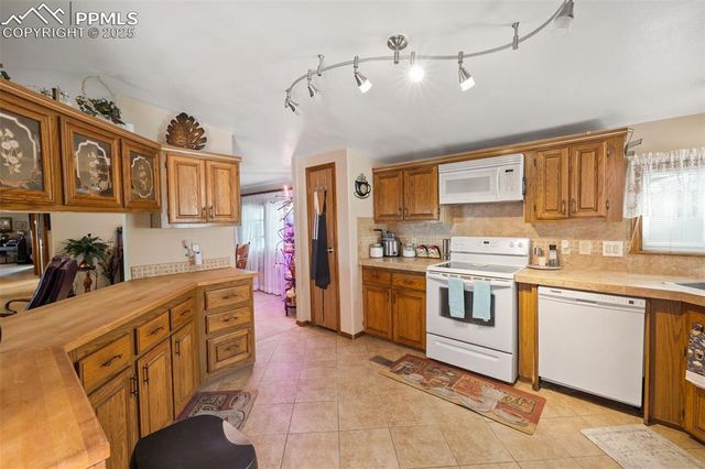 806 Desert Circle, Fountain, CO 80817