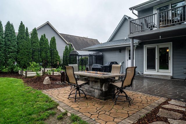 7244 S Dover Hill COURT, Franklin, WI 53132