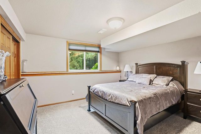 7244 S Dover Hill COURT, Franklin, WI 53132