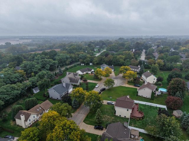 7244 S Dover Hill COURT, Franklin, WI 53132