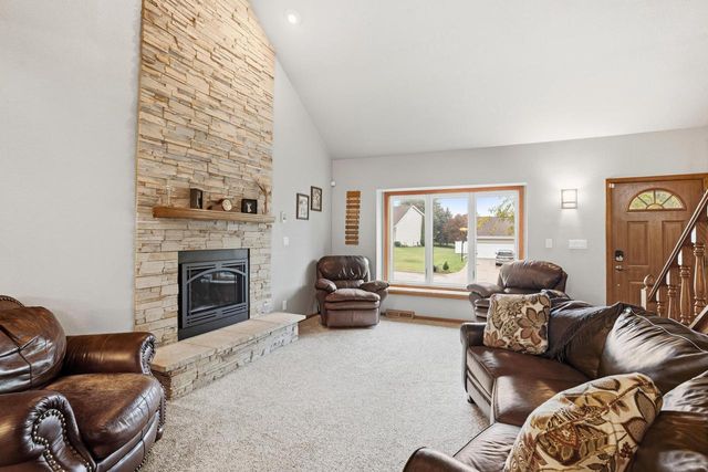 7244 S Dover Hill COURT, Franklin, WI 53132