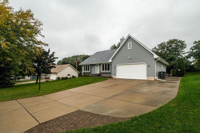 7244 S Dover Hill COURT, Franklin, WI 53132