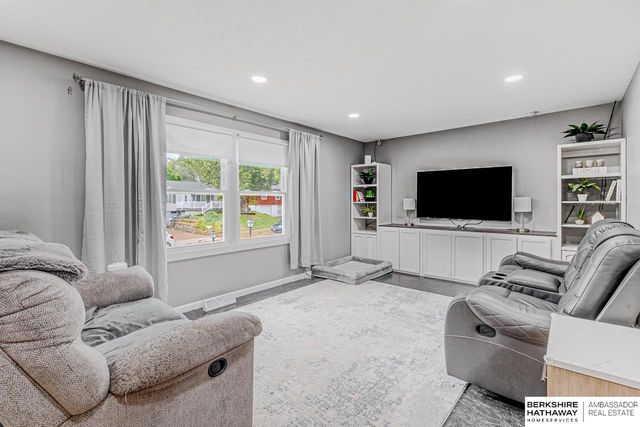 7411 S 73rd Avenue, La Vista, NE 68128