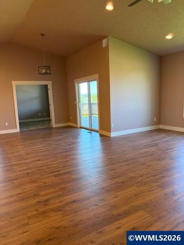 704 NW George Ct, Sublimity, OR 97385