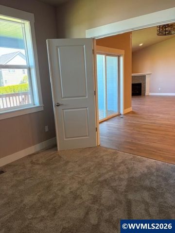 704 NW George Ct, Sublimity, OR 97385