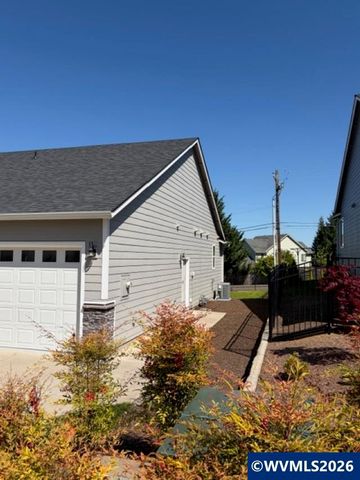 704 NW George Ct, Sublimity, OR 97385