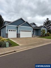 704 NW George Ct, Sublimity, OR 97385