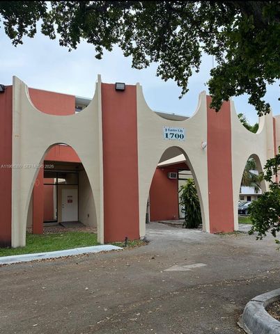 1700 NE 191st St 105, Miami, FL 33179