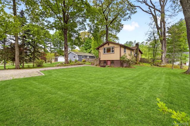 3079 Maqua Place, Mohegan Lake, NY 10547