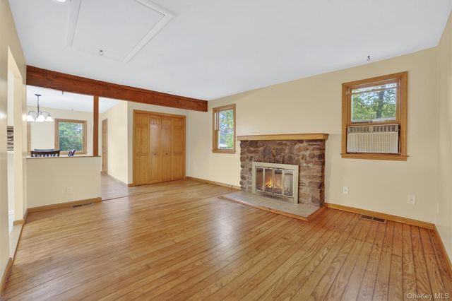 3079 Maqua Place, Mohegan Lake, NY 10547