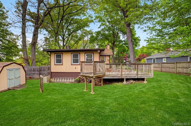 3079 Maqua Place, Mohegan Lake, NY 10547