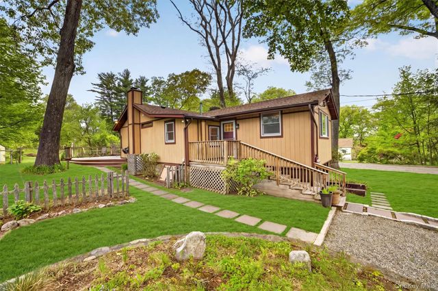 3079 Maqua Place, Mohegan Lake, NY 10547