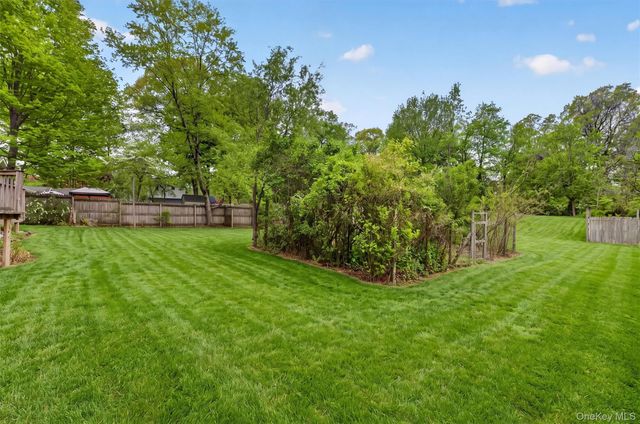 3079 Maqua Place, Mohegan Lake, NY 10547