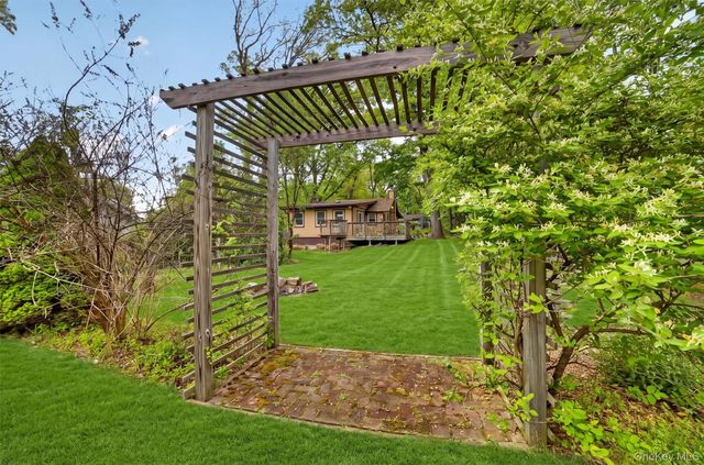 3079 Maqua Place, Mohegan Lake, NY 10547
