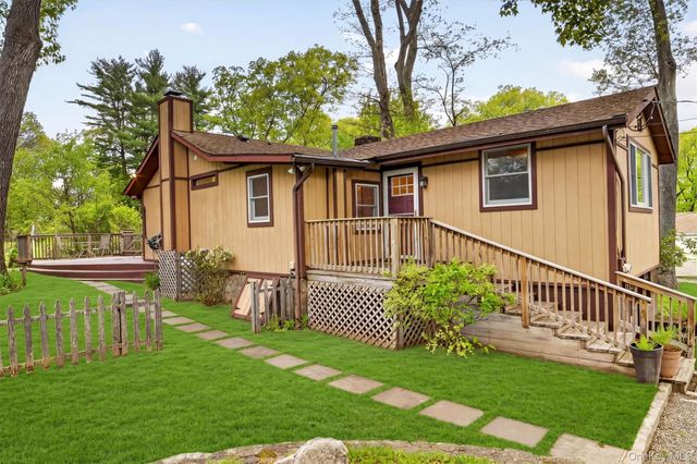 3079 Maqua Place, Mohegan Lake, NY 10547
