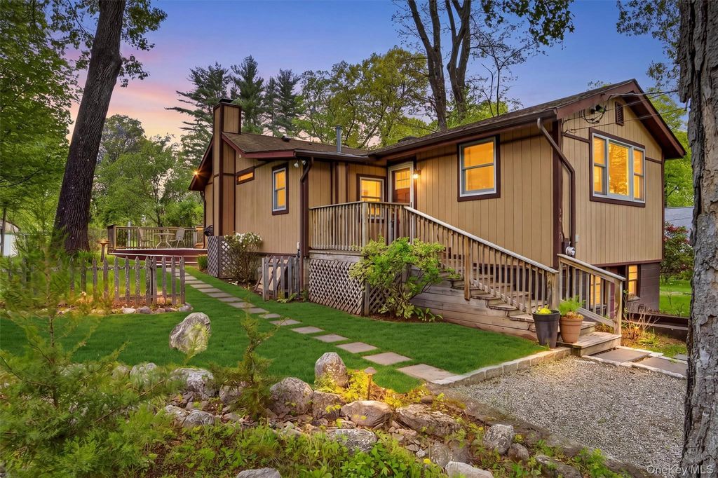 3079 Maqua Place, Mohegan Lake, NY 10547