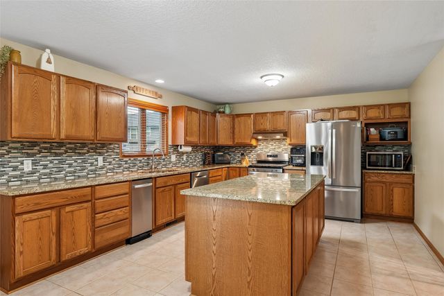 3106 E Spring Street, Des Moines, IA 50320