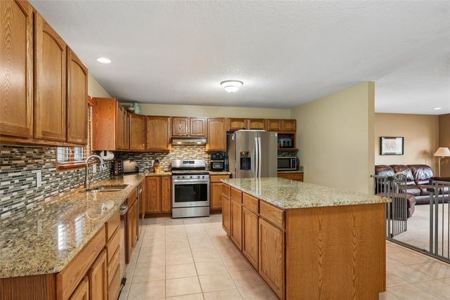 3106 E Spring Street, Des Moines, IA 50320
