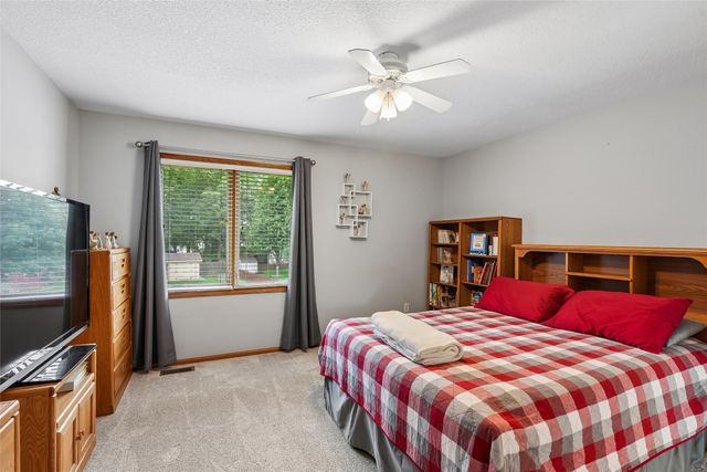 3106 E Spring Street, Des Moines, IA 50320
