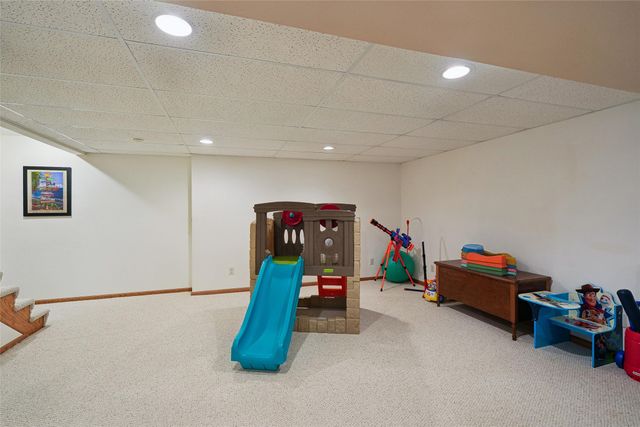 3106 E Spring Street, Des Moines, IA 50320