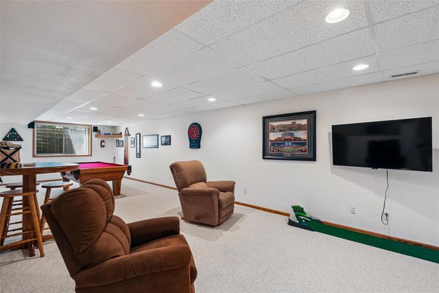 3106 E Spring Street, Des Moines, IA 50320