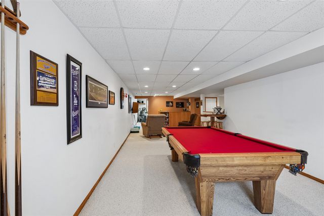 3106 E Spring Street, Des Moines, IA 50320