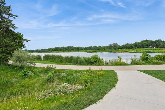 3106 E Spring Street, Des Moines, IA 50320