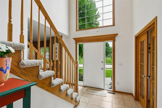 3106 E Spring Street, Des Moines, IA 50320