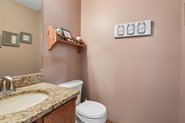 3106 E Spring Street, Des Moines, IA 50320