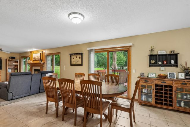 3106 E Spring Street, Des Moines, IA 50320
