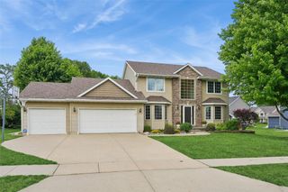 3106 E Spring Street, Des Moines, IA 50320