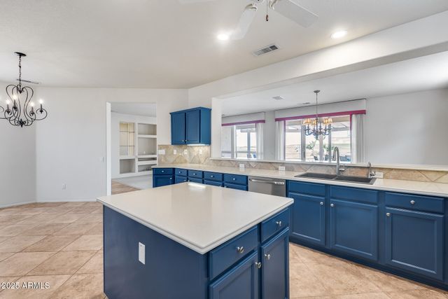 15208 W LAS BRIZAS Lane, Sun City West, AZ 85375