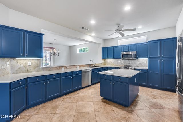 15208 W LAS BRIZAS Lane, Sun City West, AZ 85375