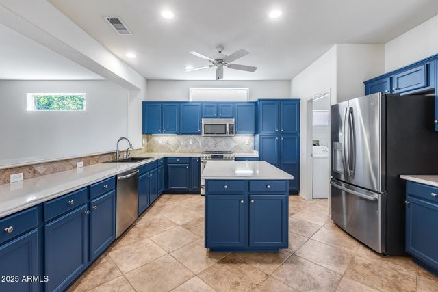 15208 W LAS BRIZAS Lane, Sun City West, AZ 85375