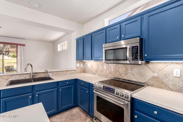 15208 W LAS BRIZAS Lane, Sun City West, AZ 85375