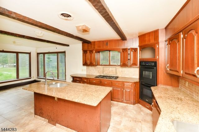 105 Ricker Dr, Ringwood Boro, NJ 07456