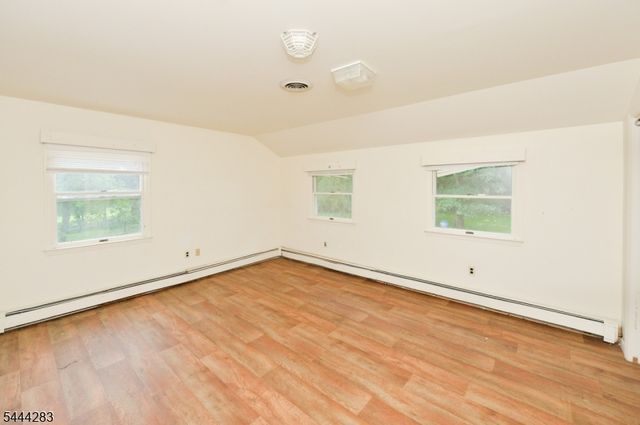 105 Ricker Dr, Ringwood Boro, NJ 07456