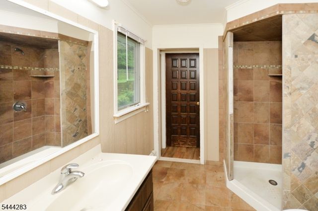 105 Ricker Dr, Ringwood Boro, NJ 07456