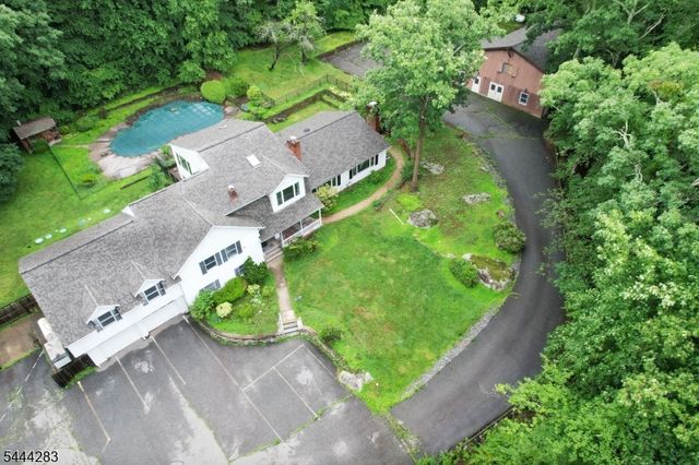 105 Ricker Dr, Ringwood Boro, NJ 07456