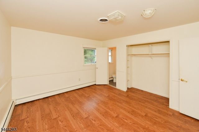 105 Ricker Dr, Ringwood Boro, NJ 07456
